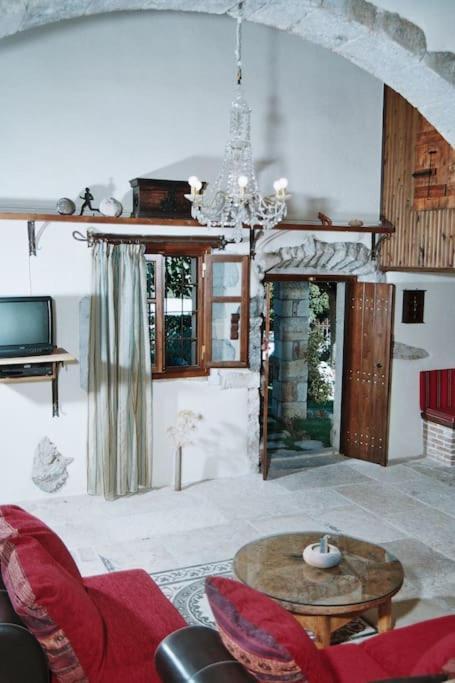 Traditional Villa With Pool In Sfakia Ίμβρος Εξωτερικό φωτογραφία