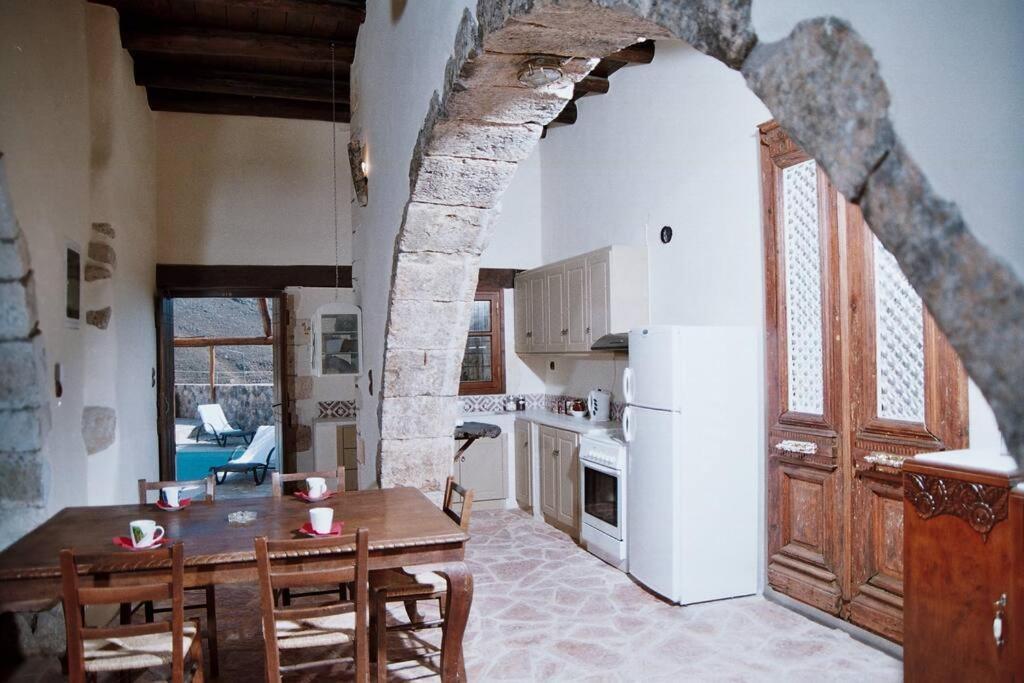 Traditional Villa With Pool In Sfakia Ίμβρος Εξωτερικό φωτογραφία